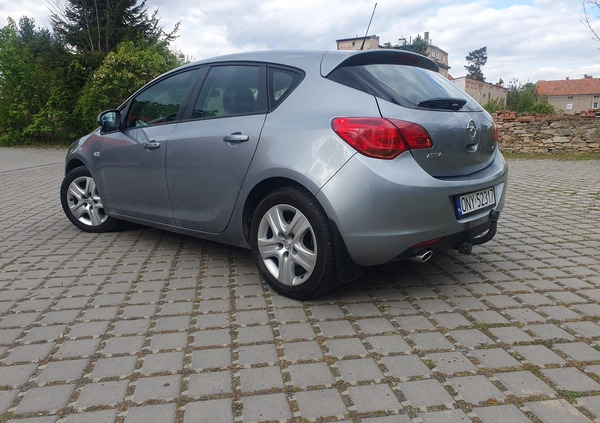 Opel Astra cena 20500 przebieg: 218000, rok produkcji 2010 z Czyżew małe 172